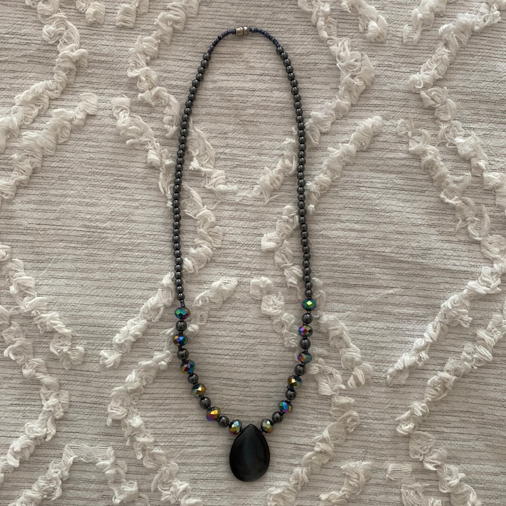 Bead iridescent necklace